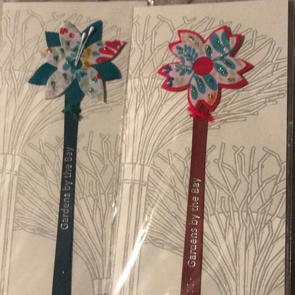 Free with purchase! Handmade batik bookmark - Picture 2 of 3